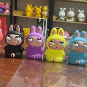 BEBE DE OJO REGORDETES